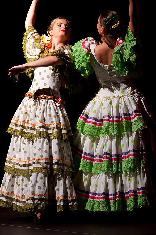 Anna Ochman i Aleksandra Pukos (Teatr Tańca "Nie Tylko Flamenco" przedstawia...)